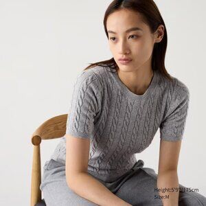 UNIQLO cable knit sweater XXS